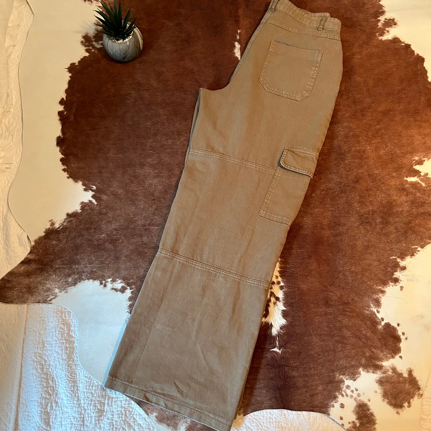 HIGH WAISTED MINERAL WASHED CARGO PANTS