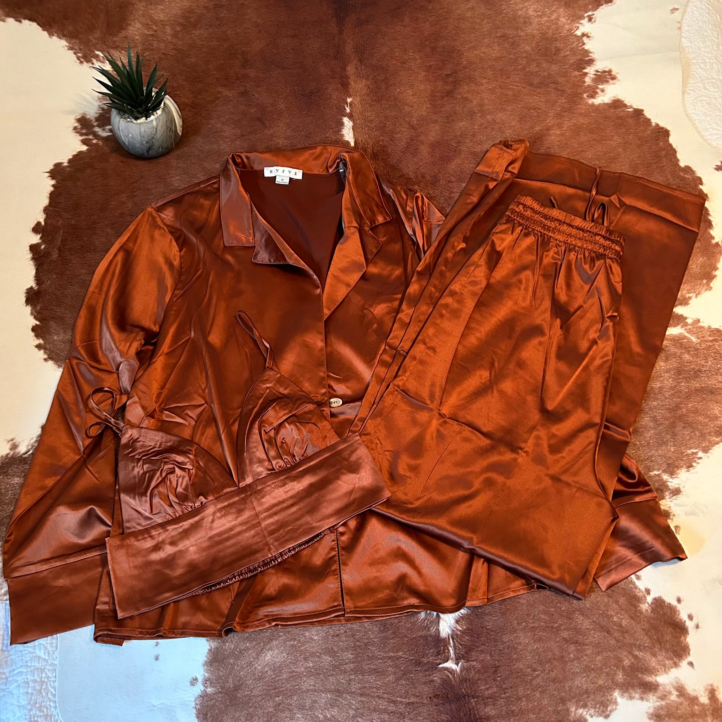 POSITIVELY ALLURING SATIN SET