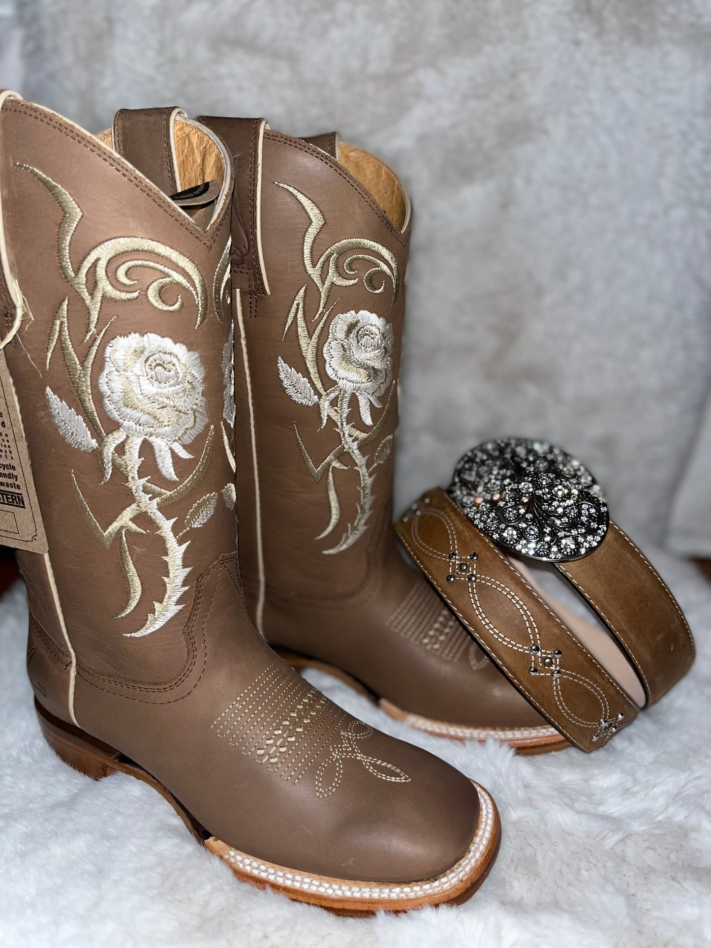 White Rose Women's Boots