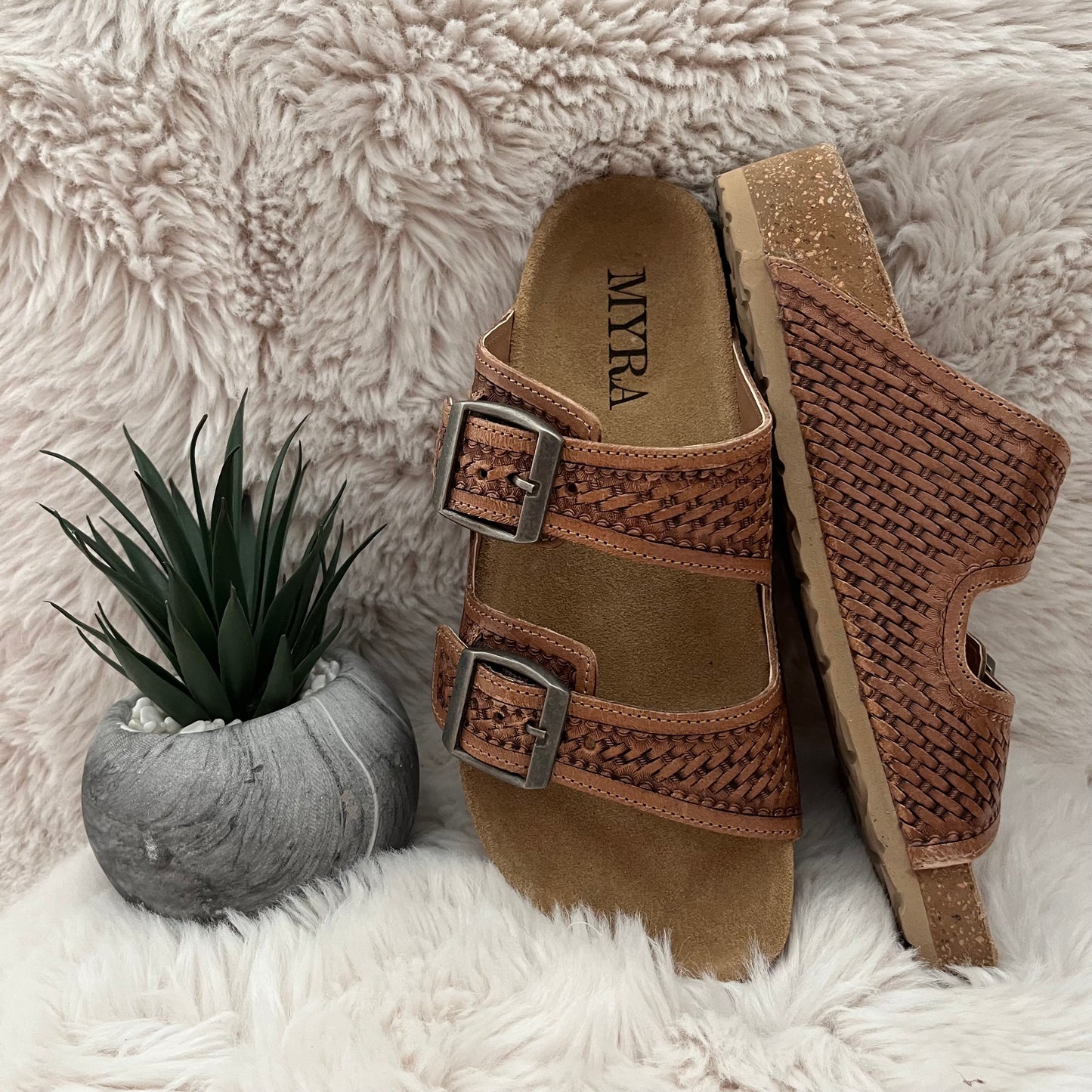 Hulchul Western Sandals